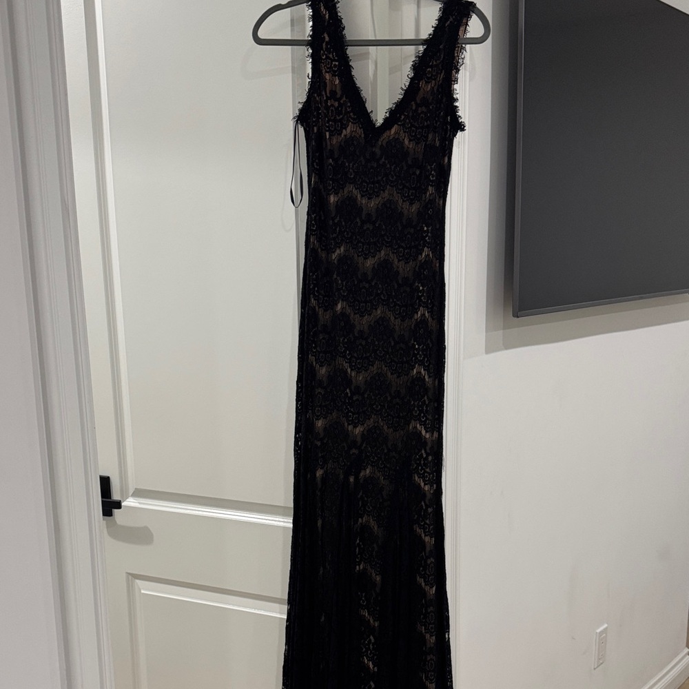Aqua Elegant Black Lace Maxi Dress - Picture 8 of 8
